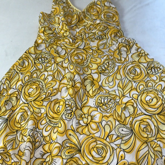 Women’s GNW DRESS Yellow Floral Pattern, Size 14 Zip Up, Very Comfortable - Picture 8 of 11